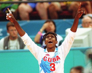 Cuba, de Mireya Luis, frustrou a torcida brasileira no Mundial de 1994 (foto: reprodução/internet)